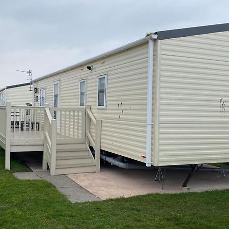 2 Bed Caravan For Hire At Golden Sands In Рил Екстериор снимка
