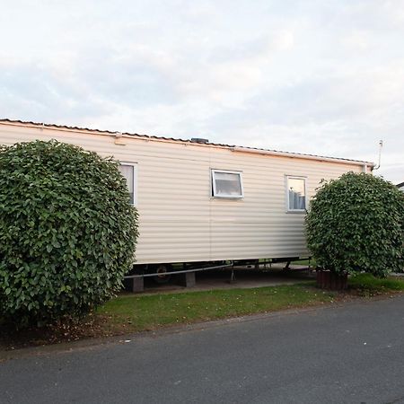 2 Bed Caravan For Hire At Golden Sands In Рил Екстериор снимка
