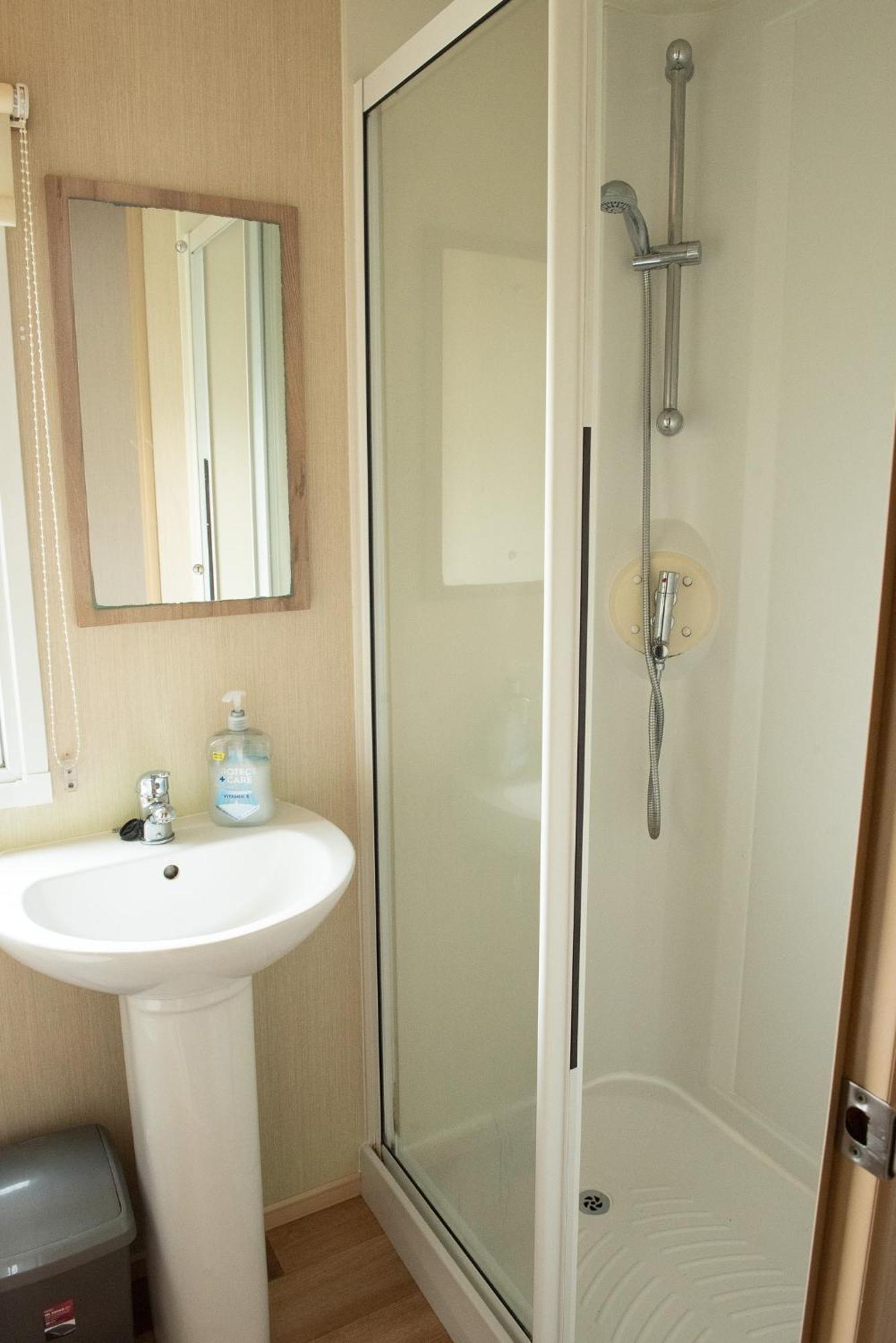 2 Bed Caravan For Hire At Golden Sands In Рил Екстериор снимка