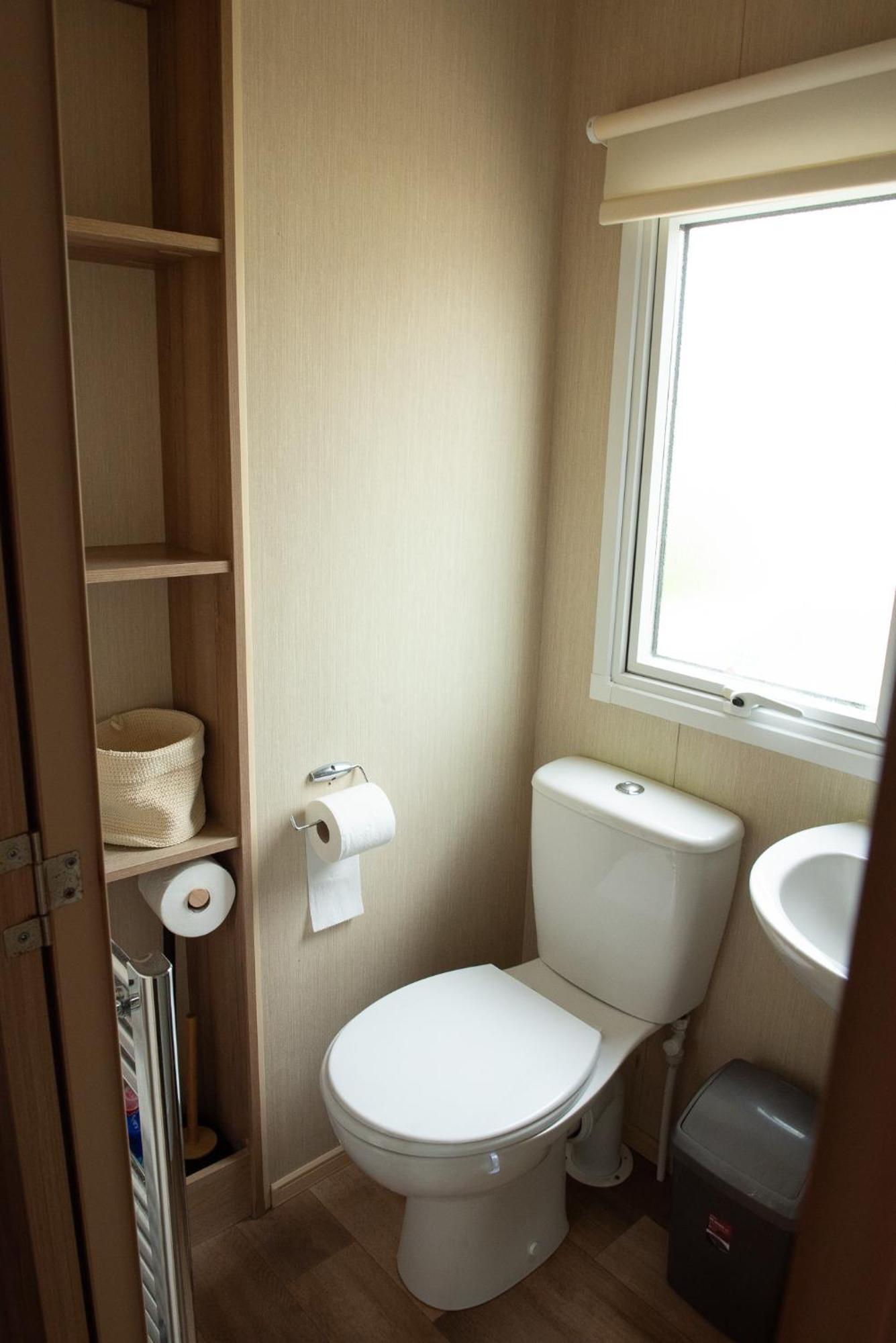 2 Bed Caravan For Hire At Golden Sands In Рил Екстериор снимка